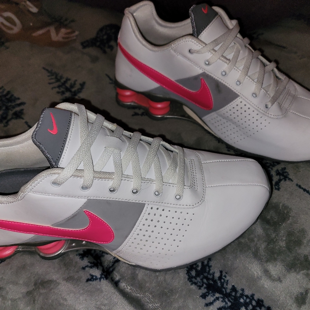 Nike Shox deliver size 8